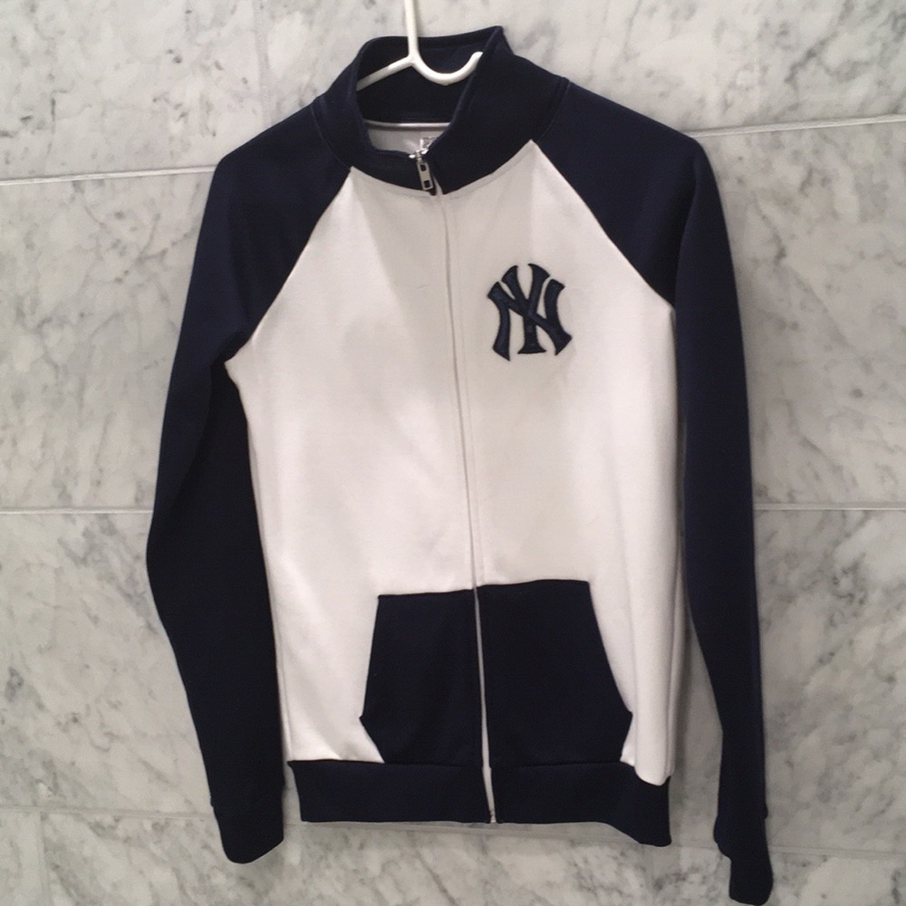 Pink sweatshirt- yankees blue and white